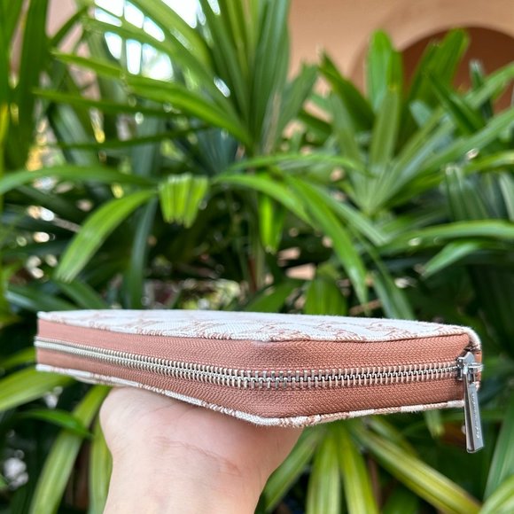 Michael Kors COOPER Large Tech Zip Around Wallet Jacquard Brown Multi - Picture 5 of 11